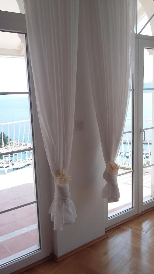 Die Appartements Glavas,Eckwohnunge Fuer 2 Personen Novi Vinodolski Exterior photo